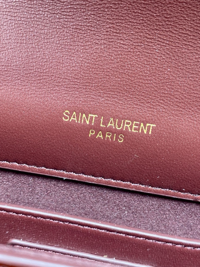 Y51 clutch bags